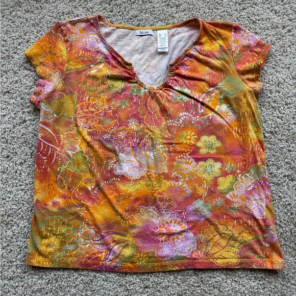 Women’s Top - Picture 1 of 8